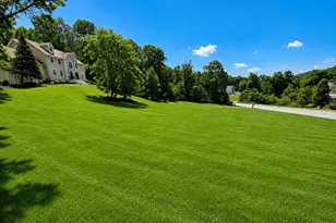 8 Brian Ct, Salisbury Mills, NY 12577 - Photo 2
