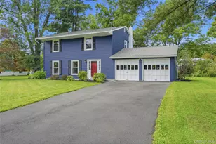 24 Esther Pl, Lake Katrine, NY 12449 - Photo 2