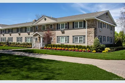 315 Robinson Avenue #315-4, Patchogue, NY 11772 - Photo 2