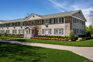 315 Robinson Ave, Patchogue, NY 11772 - Photo 2