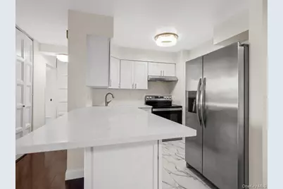31 Casino #3J, Freeport, NY 11520 - Photo 6
