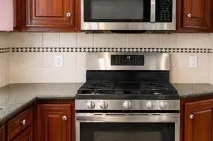18 Yale Pl, Lynbrook, NY 11563 - Photo 20