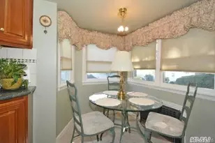 18 Yale Pl, Lynbrook, NY 11563 - Photo 18