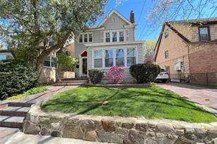 25714 Pembroke Ave, Great Neck, NY 11020 - Photo 2