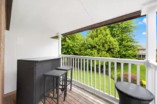 194 Artist Lake Dr, Middle Island, NY 11953 - Photo 6