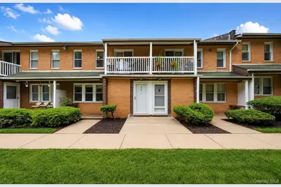 194 Artist Lake Drive #194, Middle Island, NY 11953 - Photo 2