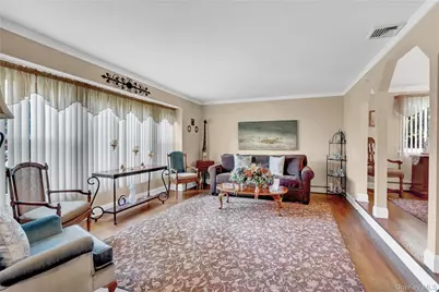 14 Milhouse Lane, Lake Grove, NY 11755 - Photo 8