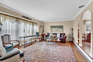 14 Milhouse Ln, Lake Grove, NY 11755 - Photo 8