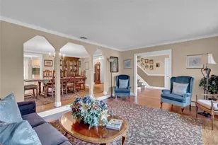 14 Milhouse Ln, Lake Grove, NY 11755 - Photo 10