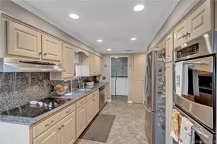 14 Milhouse Ln, Lake Grove, NY 11755 - Photo 18