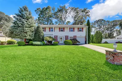 14 Milhouse Lane, Lake Grove, NY 11755 - Photo 2