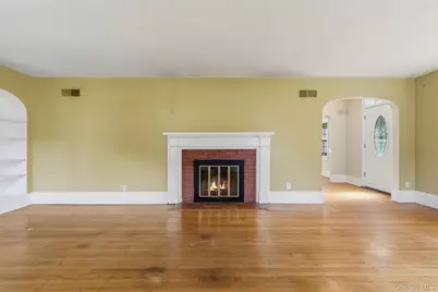 107 E Cedar Street, Poughkeepsie, NY 12601 - Photo 12