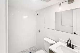 6 Harold Ave, Hempstead, NY 11550 - Photo 36