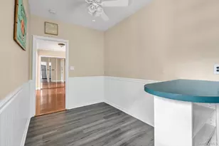 2 Townhouse Pl, Great Neck, NY 11021 - Photo 10