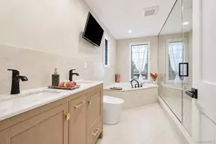 101 Forest Rd, Valley Stream, NY 11581 - Photo 10