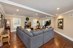 100 Edgewood Ave, Smithtown, NY 11787 - Photo 18