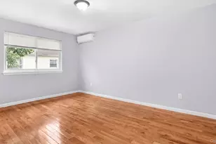 806 E 227th St, Bronx, NY 10466 - Photo 14