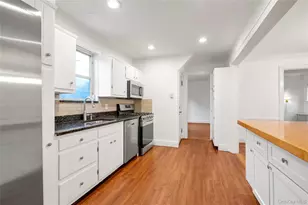 138 Hillcrest Ave, Manhasset, NY 11030 - Photo 8