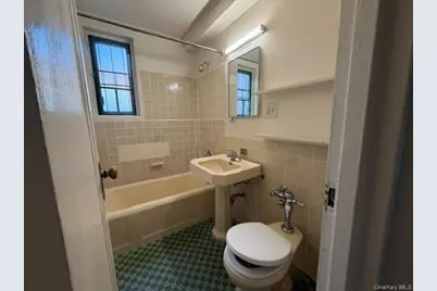 1558 Unionport Road #5G, Bronx, NY 10462 - Photo 1