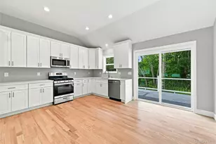 34 Malba Dr, Shirley, NY 11967 - Photo 14