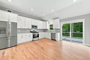 34 Malba Dr, Shirley, NY 11967 - Photo 12