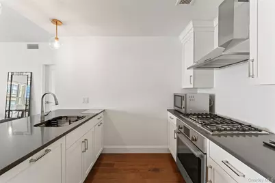 10 Byron Place #504, Larchmont, NY 10538 - Photo 8