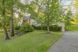 11 Hawk Nest Rd, Tomkins Cove, NY 10986 - Photo 2