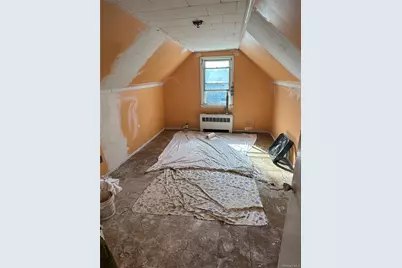 283 Doherty Avenue, Elmont, NY 11003 - Photo 12