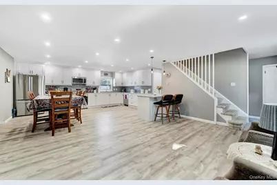 103 Queens Avenue, West Babylon, NY 11704 - Photo 6