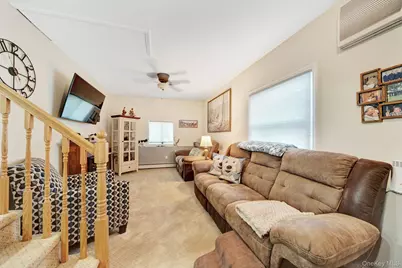 103 Queens Avenue, West Babylon, NY 11704 - Photo 16