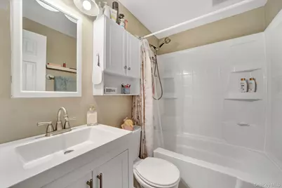 103 Queens Avenue, West Babylon, NY 11704 - Photo 28
