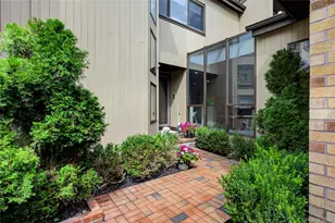 37 Woodland Dr, Roslyn, NY 11576 - Photo 6
