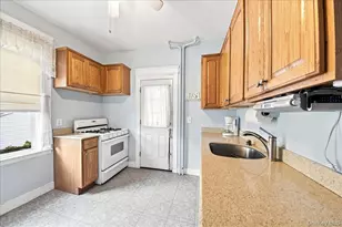 860 Hollywood Ave, Bronx, NY 10465 - Photo 16