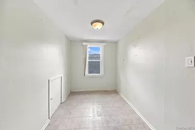 860 Hollywood Avenue, Bronx, NY 10465 - Photo 22