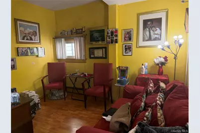 18 Van Riper Street, New York, NY 10302 - Photo 2