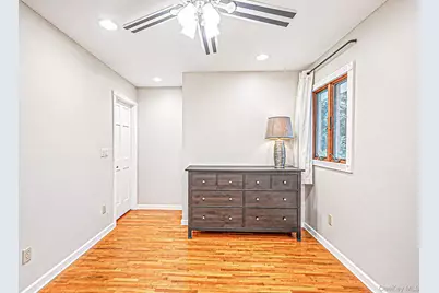 6 North Avenue, Smithtown, NY 11787 - Photo 22