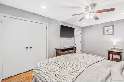 6 North Avenue, Smithtown, NY 11787 - Photo 18