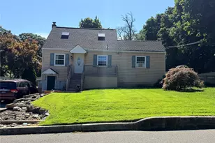 67 Rosewood Rd, Kings Park, NY 11754 - Photo 2