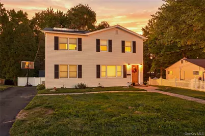 8 Loran Court, Nanuet, NY 10954 - Photo 2