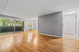 130 Colonial Pkwy, Yonkers, NY 10710 - Photo 6