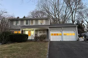 23 Jerome Rd, Syosset, NY 11791 - Photo 2