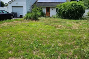 26 Narragansett Ave, Medford, NY 11763 - Photo 2