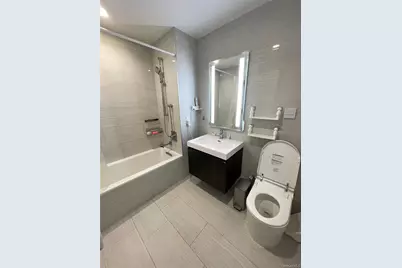 131-05 40th Road #15M, Flushing, NY 11354 - Photo 2