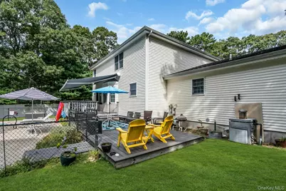 61 Washington Heights Avenue, Hampton Bays, NY 11946 - Photo 22
