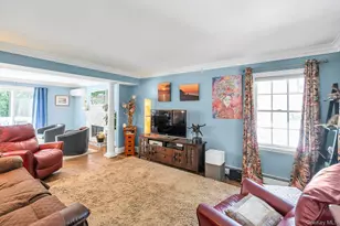 61 Washington Heights Ave, Hampton Bays, NY 11946 - Photo 10