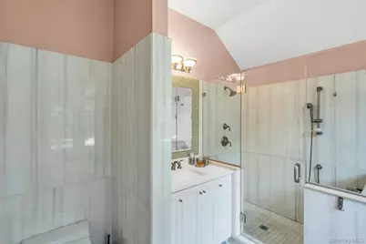 61 Washington Heights Avenue, Hampton Bays, NY 11946 - Photo 18