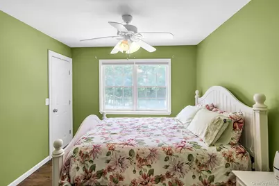 61 Washington Heights Avenue, Hampton Bays, NY 11946 - Photo 16