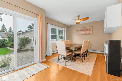 21 Hampton Avenue, Albertson, NY 11507 - Photo 10