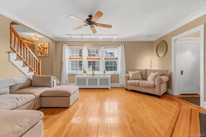 21 Hampton Avenue, Albertson, NY 11507 - Photo 4