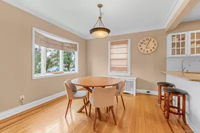 21 Hampton Avenue, Albertson, NY 11507 - Photo 6